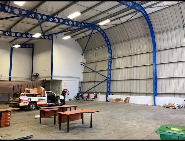 909M² WAREHOUSE FOR SALE IN MAXMEAD